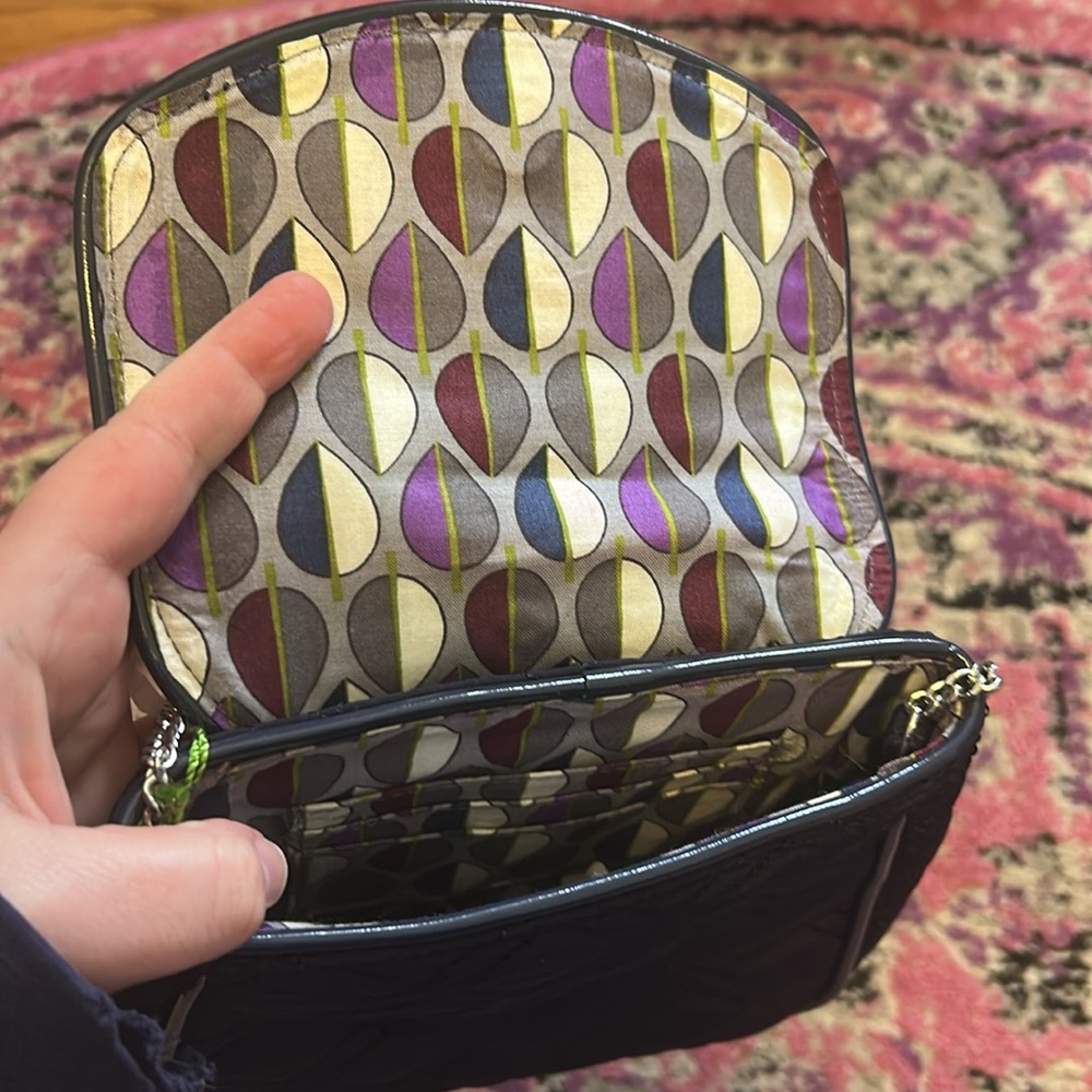 New with tags Vera Bradley chain strap crossbody classic navy model 14292-219951 - Picture 4 of 8